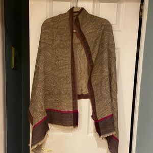 Elegant Paisley Shawl with Pink Accents
